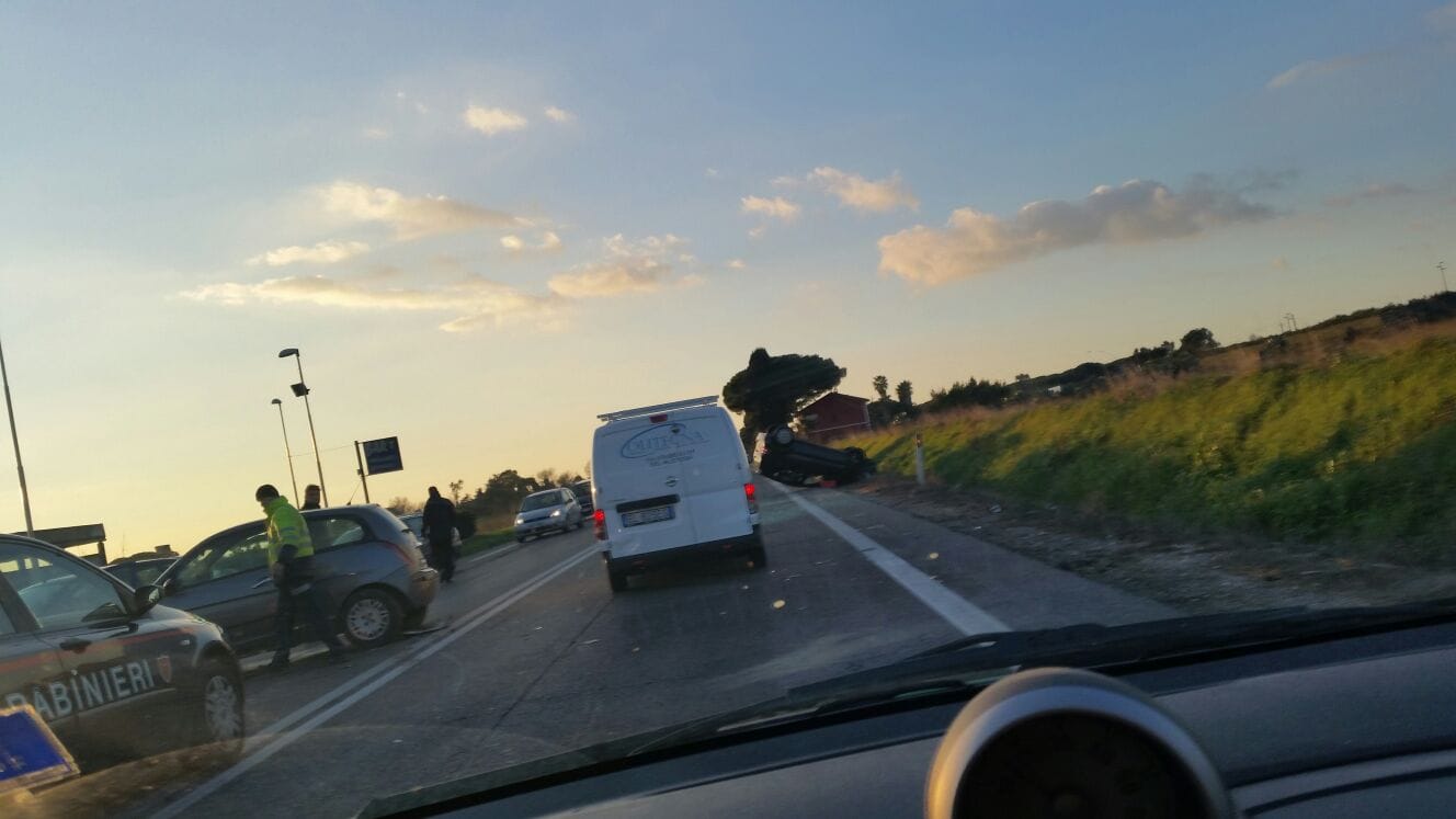 Incidente Sull Aurelia Tra Palidoro E Palo 5 Feriti Tra Cui Un Bambino