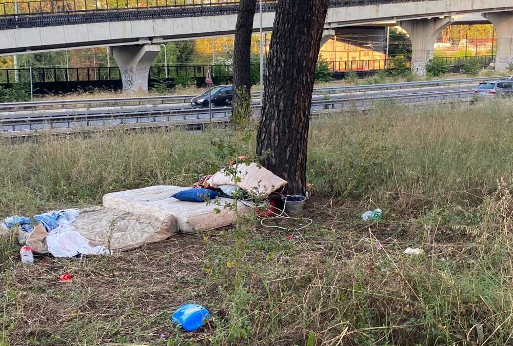 Discarica A Cielo Aperto E Insediamenti Abusivi Via Mascagni Si