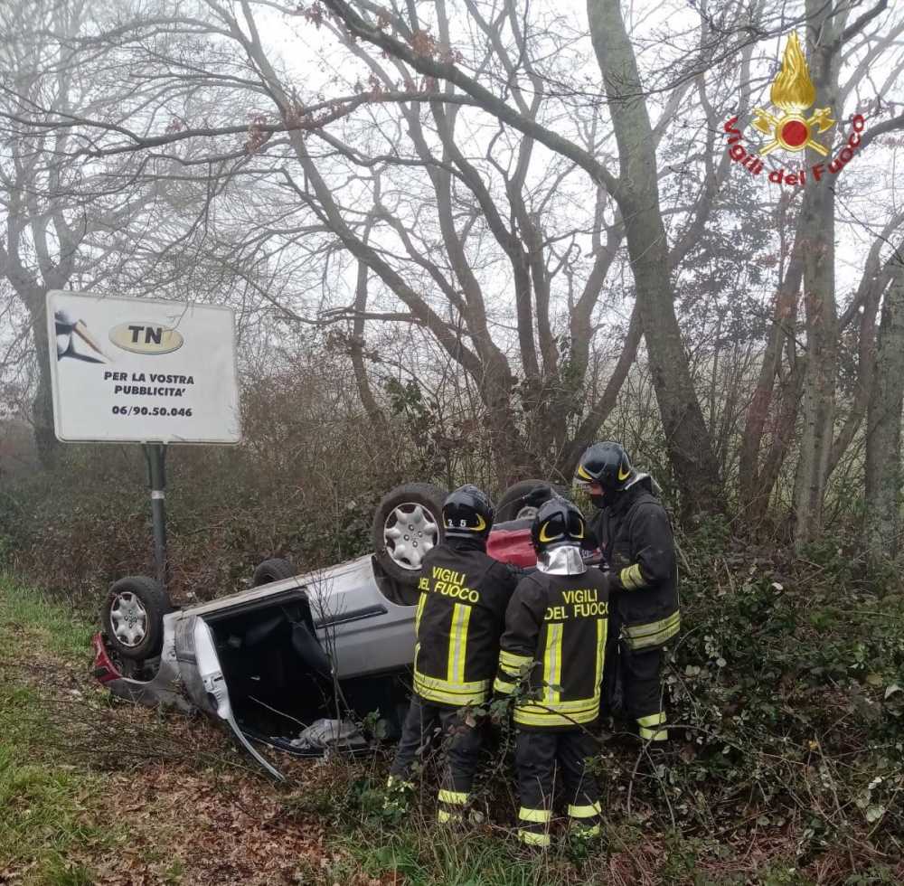 Incidente Sulla Braccianese A Manziana Si Cappotta Con L Auto Salva