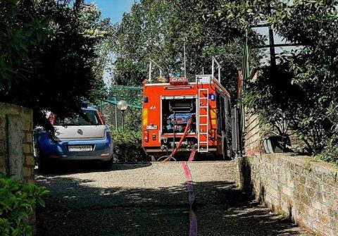 Incendio In Via Di Pietralata Vigili Del Fuoco E Polizia Sul Posto