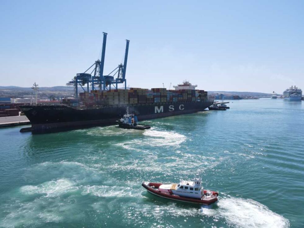 In Porto La Nave Container Pi Grande Mai Ormeggiata A Civitavecchia