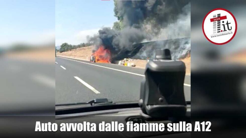 Auto In Fiamme Sulla A12 VIDEO Terzo Binario News