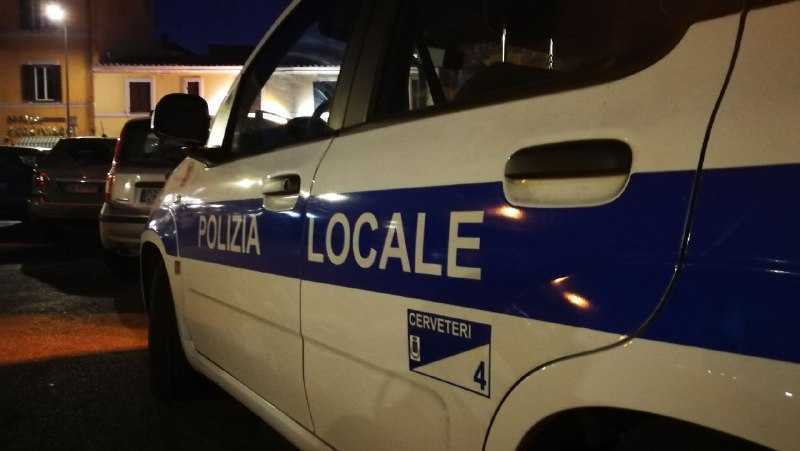 Scende dall’autocarro, un furgone impatta e viene  travolto: morto un 68enne sulla Doganale di Cerveteri