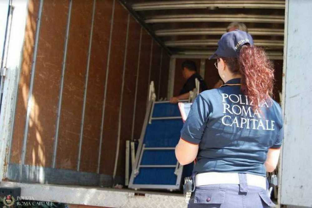 Movida E Lettini Abusivi A Ostia: Lavoro Per La Polizia Di Roma ...