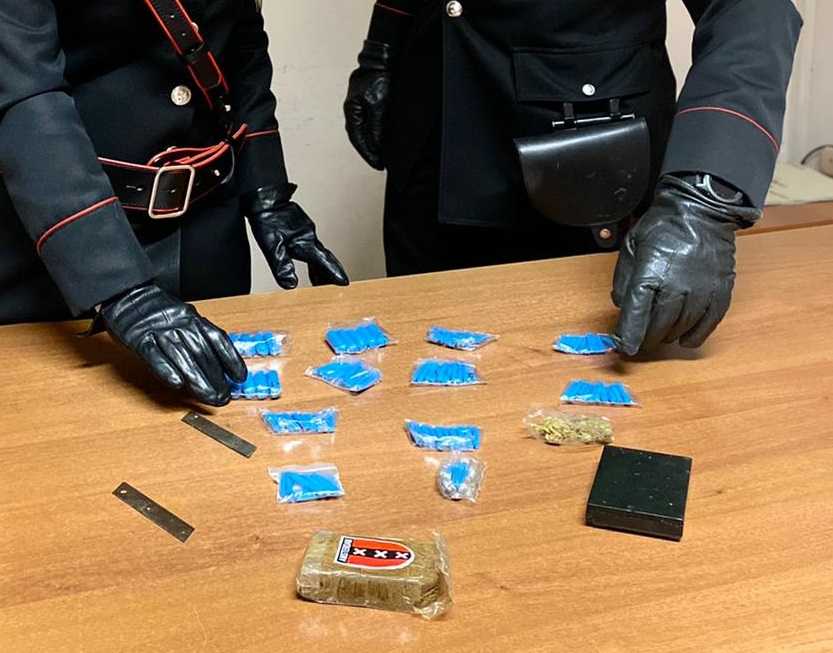 Sorpreso Con Hashish E Cocaina: Ai Domiciliari 35enne Di Ladispoli ...