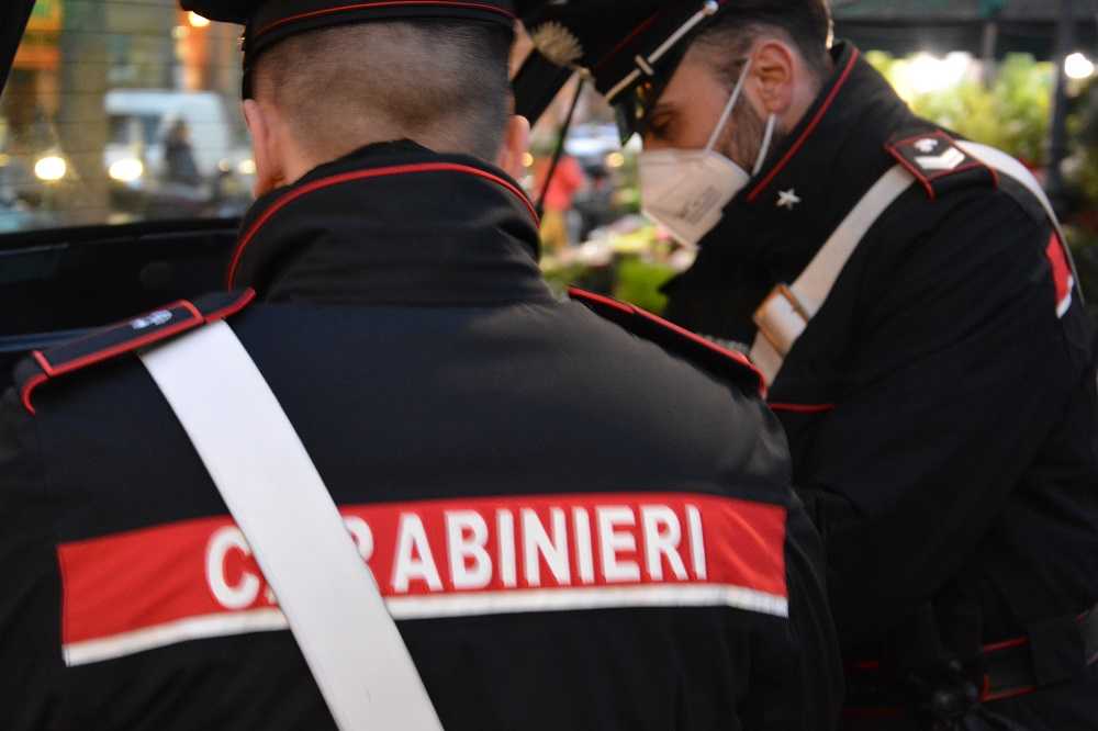 Inseguimento Da Film All'Eur: Non Si Fermano All'alt E Speronano Auto ...