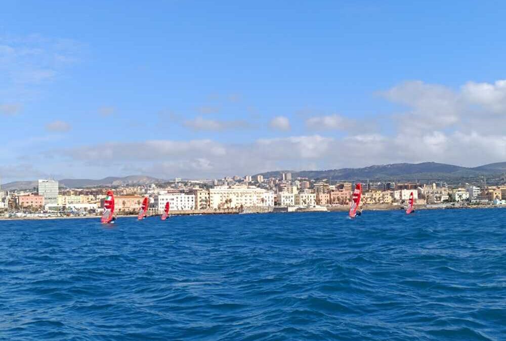 La Lega Navale Civitavecchia chiude un anno proficuo celebrando in mare la Giornata contro la violenza sulle donne