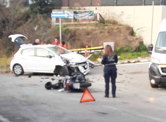 Scontro Tra Auto E Moto Feriti Due Ragazzi Uno è In Codice Rosso • Terzo Binario News 2798