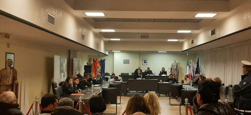 L’opposizione fa saltare il consiglio a Santa Marinella