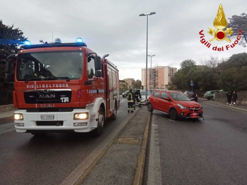 vvf vigili fuoco pompieri incidente viale nenni civitavecchia 1