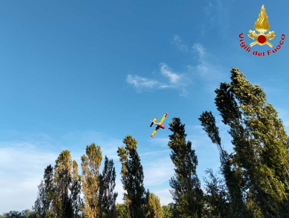 canadair vvf vigili fuoco pompieri