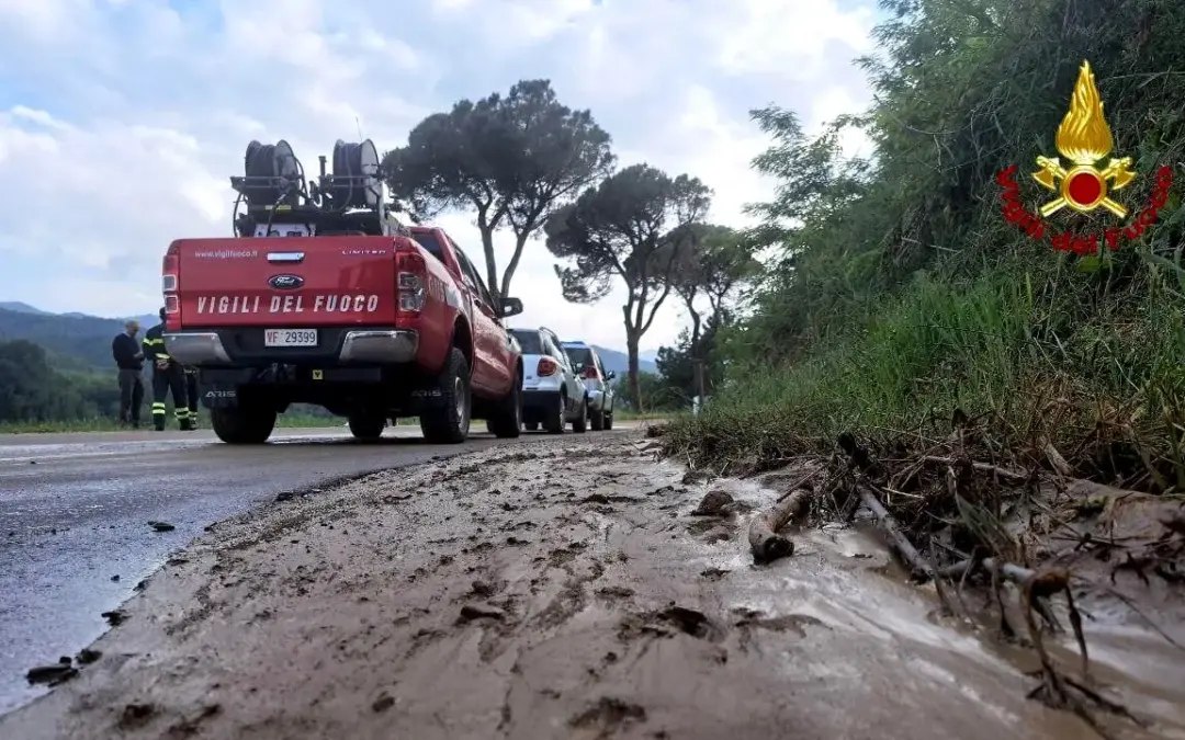 Resta impantanata fra la Farnesiana e Allumiere, soccorsa dai pompieri