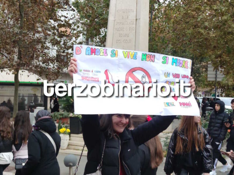 corteo giornata Antiviolenza Femminicidio Civitavecchia 2024 11