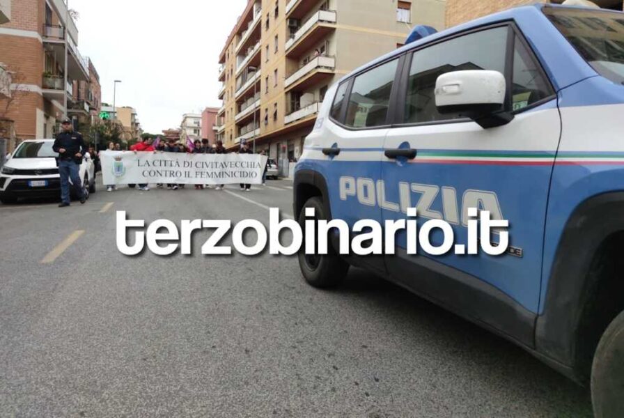 corteo giornata Antiviolenza Femminicidio Civitavecchia 2024 polizia