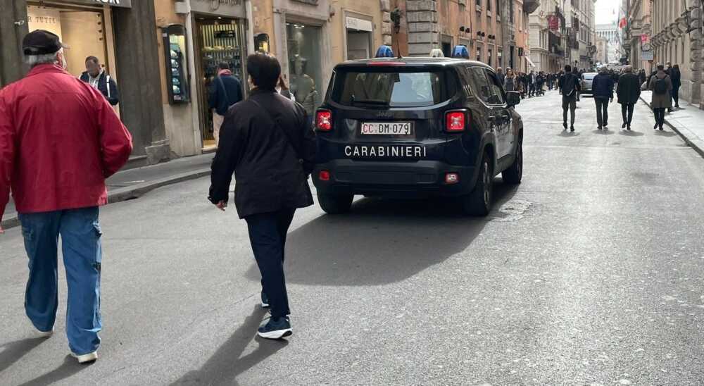 Shopping con carte di credito rubate: arrestati quattro latinos nel centro di Roma