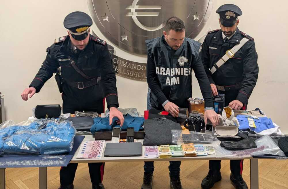 Banconote false da 500 euro rifilate nella attività del centro di Roma, i Carabinieri arrestano un bulgaro 64enne