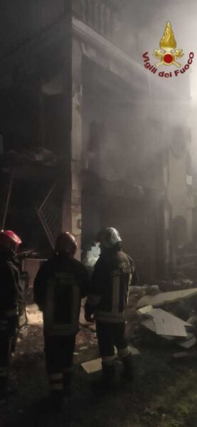 incendio campagnano vvf vigili fuoco pompieri (2)