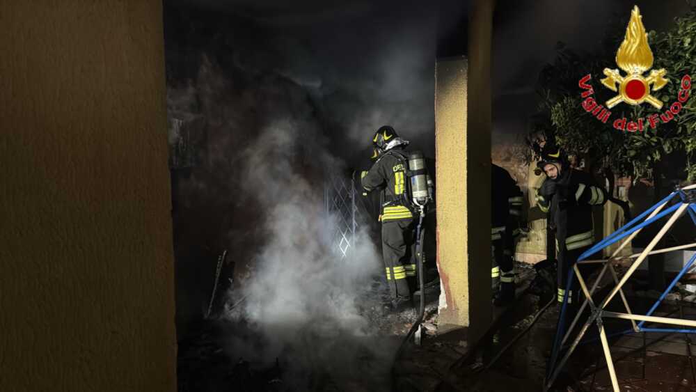 incendio villetta santa marinella vvf vigili fuoco pompieri 1