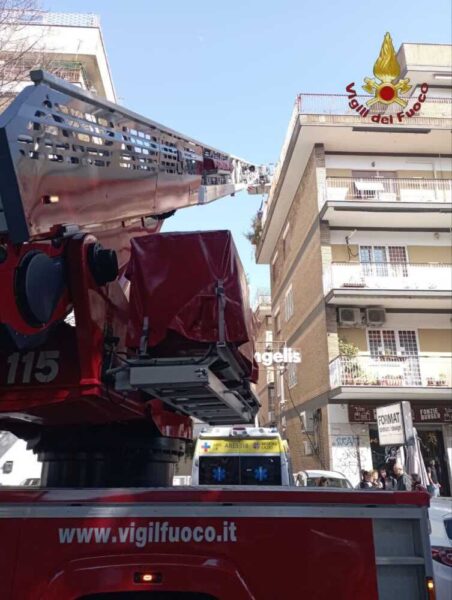 colli portuensi incendio appartamento vvf vigili fuoco pompieri autoscala 1